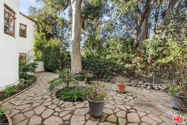 Drew Fenton | 334 N Carmelina Avenue Los Angeles CA | MLS: 7014320