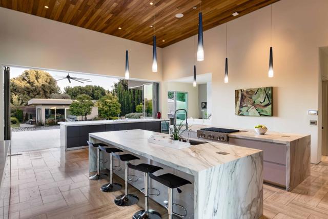 26270 Purissima Road, Los Altos Hills CA: https://media.crmls.org/mediaz/71287619-18fa-4145-8bb0-549273ecc942.jpg