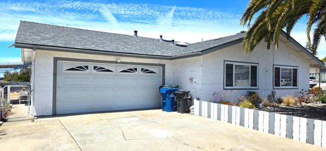 1605 Marietta Street, Seaside CA: https://media.crmls.org/mediaz/7128a3c2-55ea-41cd-8cd1-cc9b01d85a56.jpg