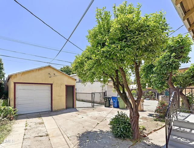 124 W Avenue 28, Los Angeles CA: https://media.crmls.org/mediaz/7128e282-5b3c-47be-8f4f-41961a78c015.jpg