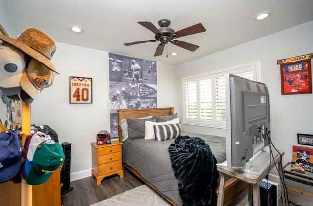 13349 Portofino Dr, Del Mar CA: https://media.crmls.org/mediaz/71295df4-052d-41bf-a450-711402e6ae61.jpg