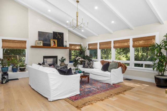 101 Endlich Drive, Santa Cruz CA: https://media.crmls.org/mediaz/71296506-7daa-432f-94e4-badefdda3cc2.jpg