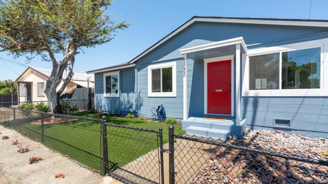6492 6494 Lanston St., San Diego CA: https://media.crmls.org/mediaz/7129b0e1-ce29-4dc2-8bd0-fd99f4ac4ead.jpg