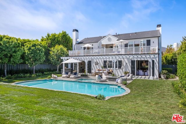 28870 Hampton Place, Malibu CA: https://media.crmls.org/mediaz/712a0a68-5f4b-4c9c-92a1-85580be563b5.jpg
