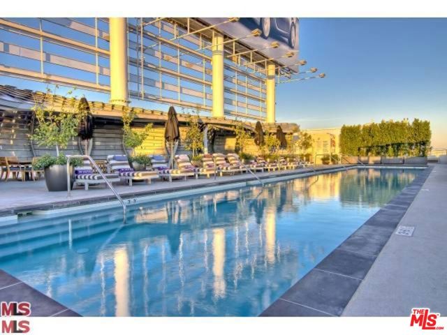 6250 Hollywood Boulevard, Los Angeles CA: https://media.crmls.org/mediaz/712a85ce-881a-443c-b021-fd71ed699ea0.jpg