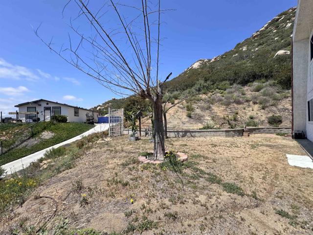 2956 La Cresta Road, El Cajon CA: https://media.crmls.org/mediaz/712a9dd1-598a-4590-8efa-cf4fcf2658be.jpg