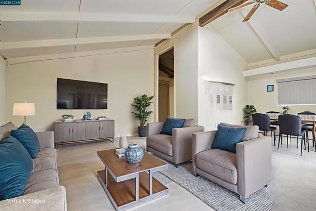 1971 Emerald St, Concord CA: https://media.crmls.org/mediaz/712aacca-5f8b-49da-b9fa-72a2aa881a43.jpg