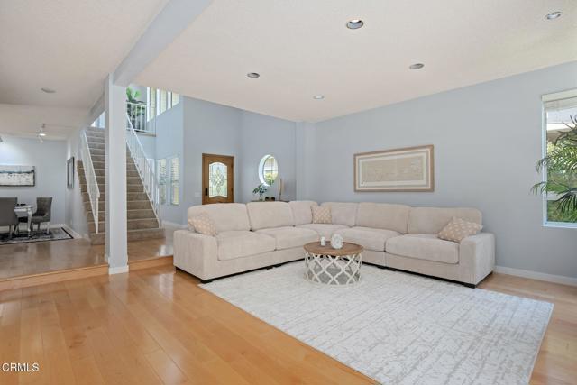 Detail Gallery Image 2 of 25 For 11998 Bubbling Brook St, Moorpark,  CA 93021 - 4 Beds | 2/1 Baths