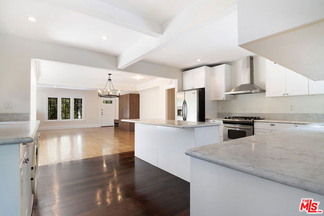 720 N Ogden Drive, Los Angeles CA: https://media.crmls.org/mediaz/712b0226-a5b8-44d0-a3d1-103c27bf3322.jpg