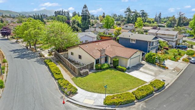 93 Barnes Lane, Fremont CA: https://media.crmls.org/mediaz/712b62e1-1cbe-4801-8736-ed01809dc688.jpg