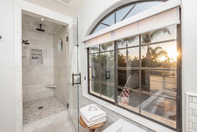 Detail Gallery Image 13 of 21 For 1210 Cypress Dr, Vista,  CA 92084 - 5 Beds | 4 Baths