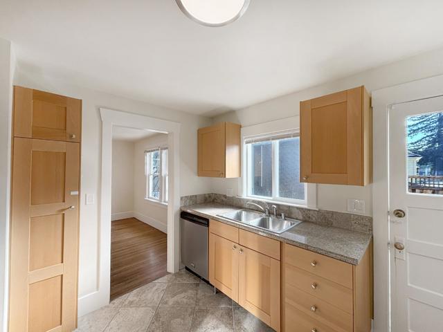 262 Hawthorne Avenue, Palo Alto CA: https://media.crmls.org/mediaz/712cb0ce-ab8b-48e5-aefb-f996d7a5ec6a.jpg