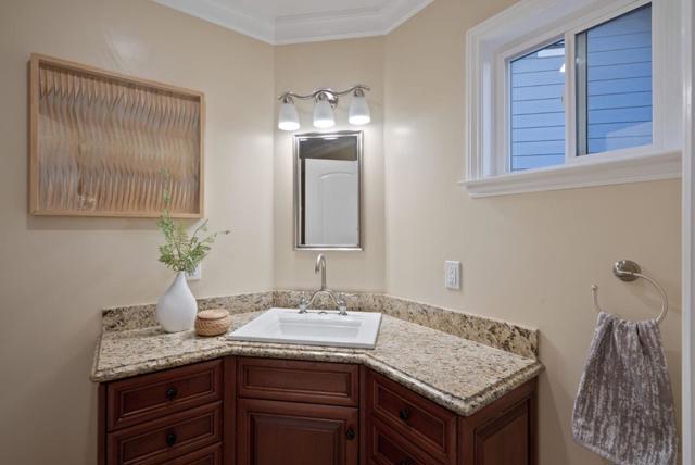 Image 34 of 63 For 12979 Foothill Lane
