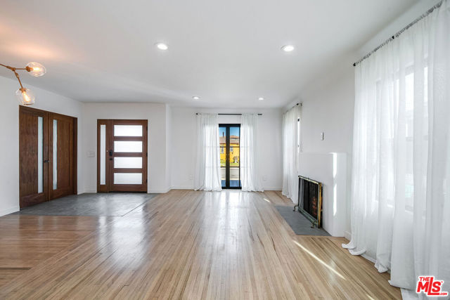 6116 W 85th Place, Los Angeles CA: https://media.crmls.org/mediaz/712cd851-e63f-49d9-9468-8f10aba69070.jpg