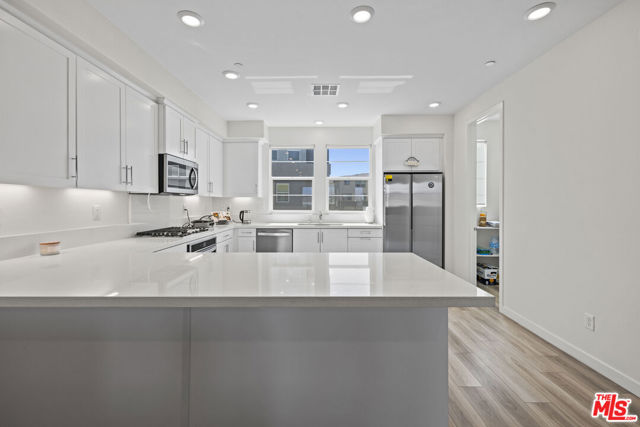 27109 Valley Oak Place photo 4