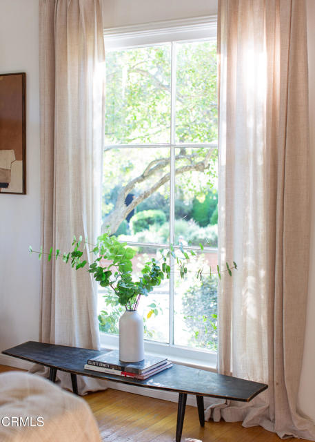 Detail Gallery Image 5 of 34 For 524 Glen Holly Dr, Pasadena,  CA 91105 - 2 Beds | 2 Baths