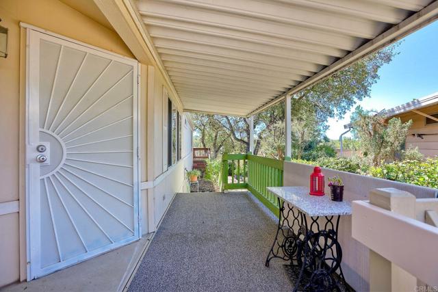 Detail Gallery Image 5 of 38 For 18218 Paradise Mountain Rd Spc 124 #LOT 124,  Valley Center,  CA 92082 - 2 Beds | 2 Baths