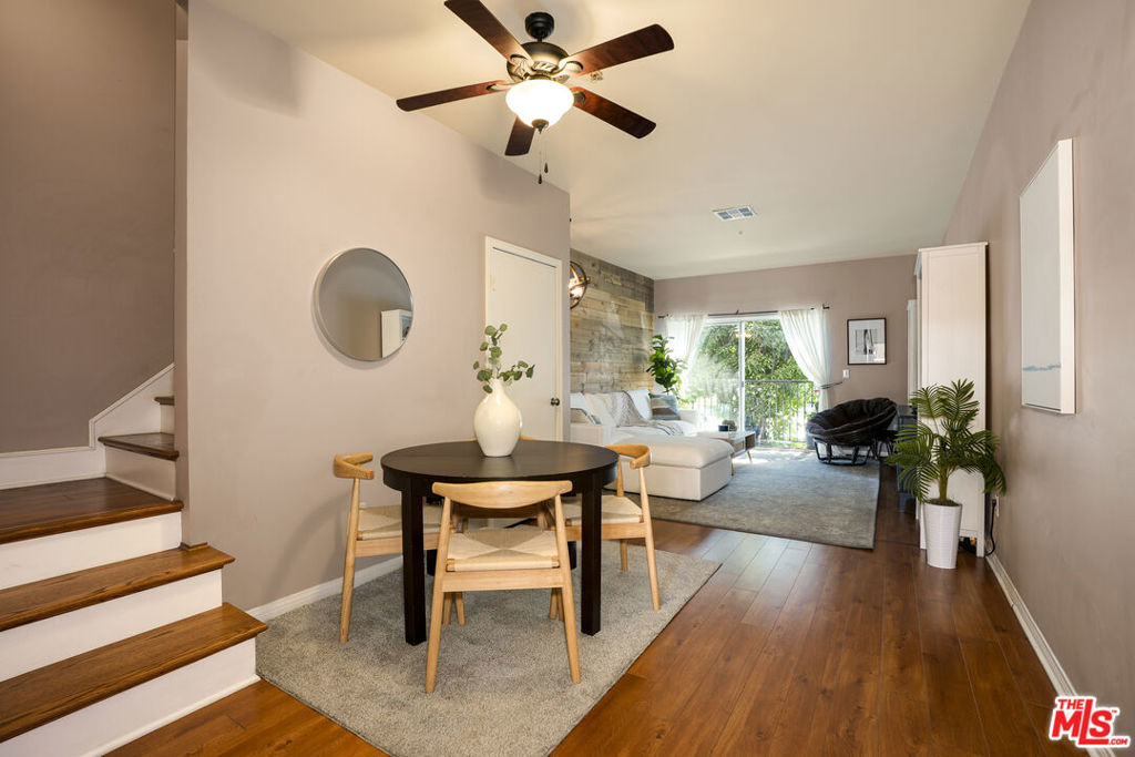 6525 Woodman Avenue #2