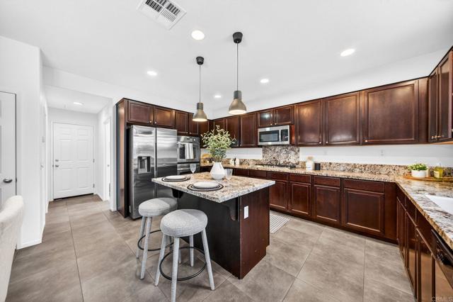 Detail Gallery Image 13 of 40 For 46755 Peach Tree St, Temecula,  CA 92592 - 4 Beds | 2/1 Baths