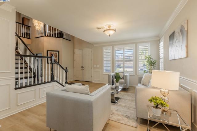 261 Kelley Mist Ct, Tracy CA: https://media.crmls.org/mediaz/712f5b3c-fa63-4f00-9514-8d362a863527.jpg