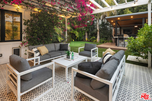 3520 Butler Avenue, Los Angeles CA: https://media.crmls.org/mediaz/712fbc30-3b47-453d-a80e-2f6e2af3293b.jpg
