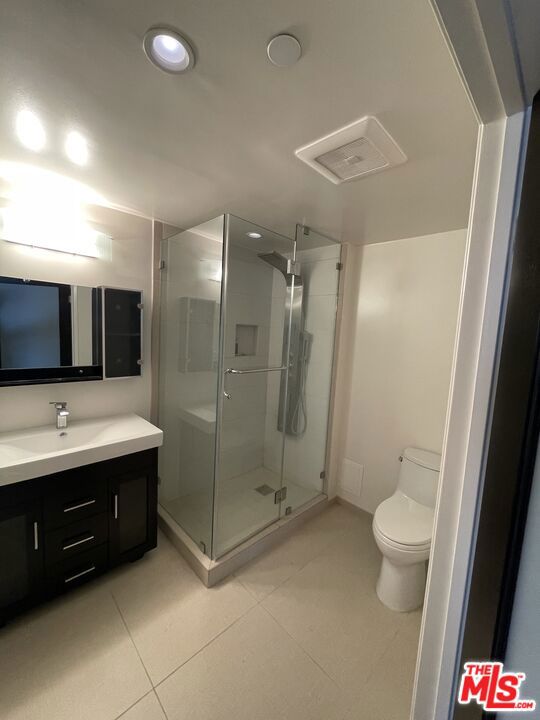 1453 3rd Street Promenade, Santa Monica CA: https://media.crmls.org/mediaz/712fbcc2-787f-4474-8b3e-93836d26ab77.jpg