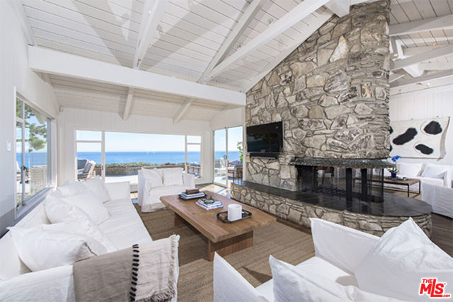28028 SEA LANE Drive, Malibu CA: https://media.crmls.org/mediaz/712fe31d-8606-42bd-9dae-7f87c9c1b4c7.jpg