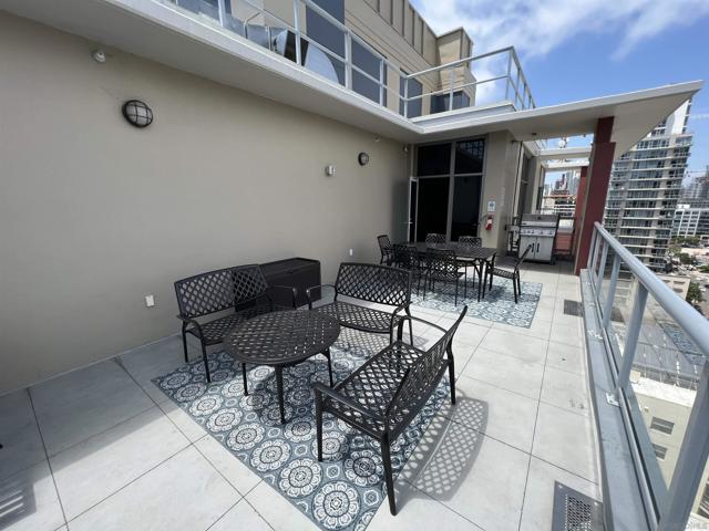 427 9th Avenue, San Diego CA: https://media.crmls.org/mediaz/713021fd-7bcd-4d9f-9eb9-9d77805160f8.jpg