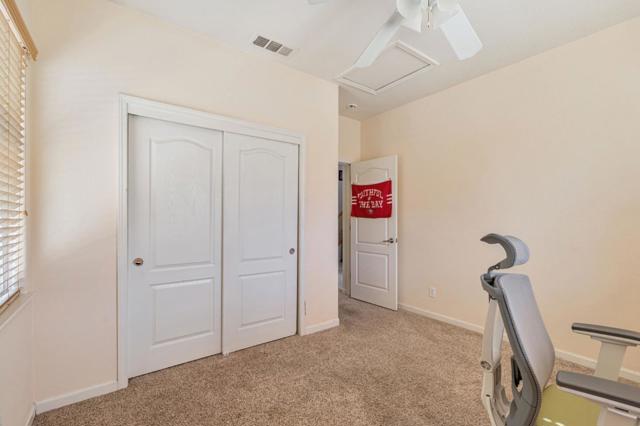 367 Sunburst Street, Los Banos CA: https://media.crmls.org/mediaz/71303f9a-a43d-4e4d-a6d8-31d567972245.jpg