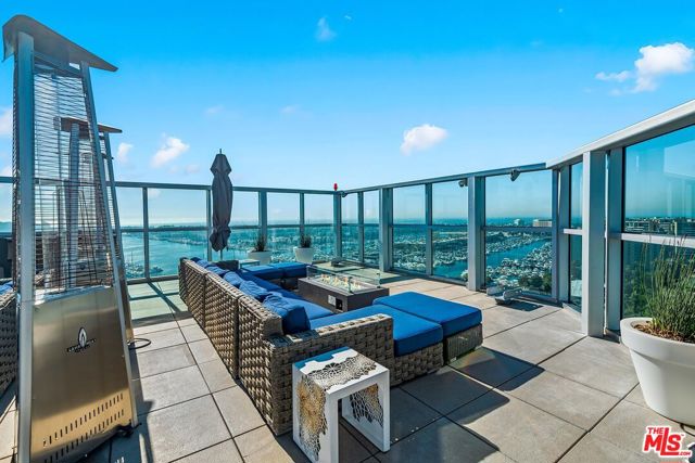 13700 Marina Pointe Drive, 1520 photo 62