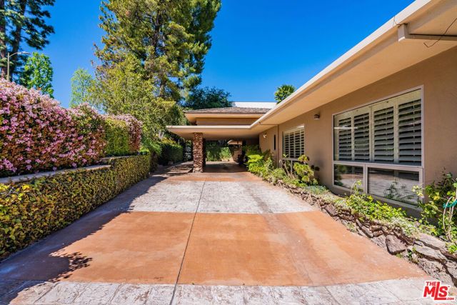 4124 CLEAR VALLEY Drive photo 4