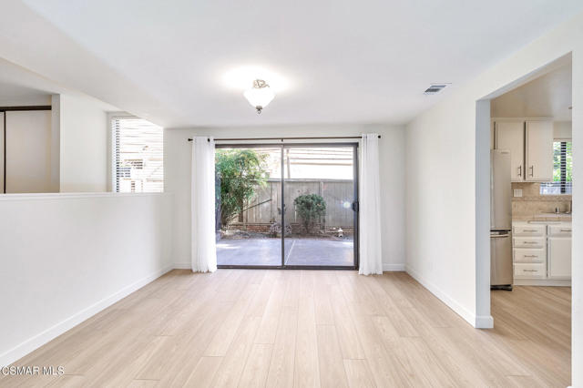 3011 Marigold Place, Thousand Oaks CA: https://media.crmls.org/mediaz/7130c934-8535-40d2-b19d-16a6eaa4ef36.jpg