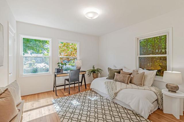 1045 Almanor Avenue, Menlo Park CA: https://media.crmls.org/mediaz/7130d237-c50c-44fa-9616-b3fd048471c1.jpg