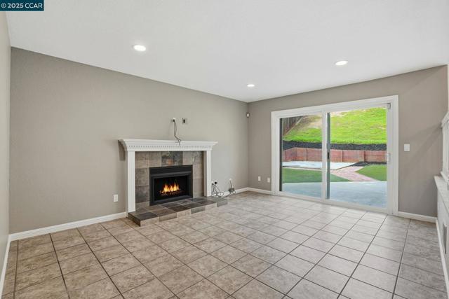 3025 Sunflower Dr, Antioch CA: https://media.crmls.org/mediaz/7131689f-0846-4ff4-8d60-2ce657bbb2fa.jpg