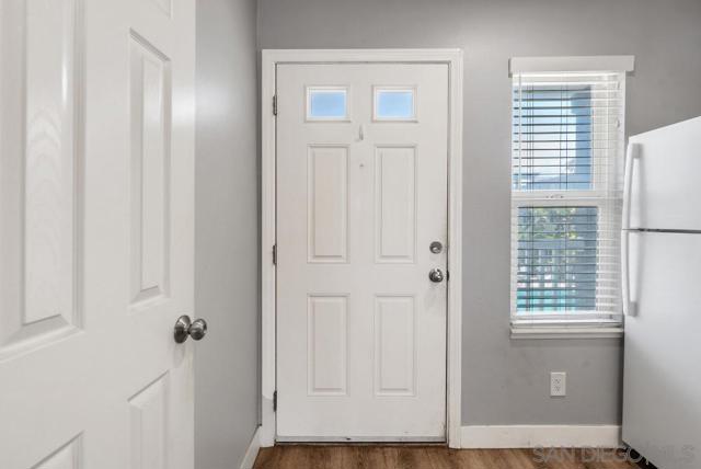 1111 Seacoast Dr, Imperial Beach CA: https://media.crmls.org/mediaz/7131a053-8b59-43aa-bb70-cf694db39101.jpg