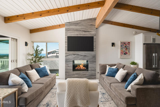 Detail Gallery Image 6 of 30 For 3086 Grove St, Ventura,  CA 93003 - 3 Beds | 3 Baths