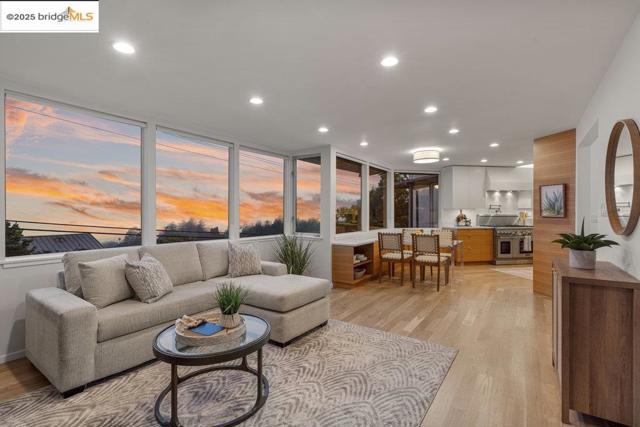 8715 Don Carol Drive, El Cerrito CA: https://media.crmls.org/mediaz/7131da5a-0139-4459-ad12-ecc4569a49d2.jpg