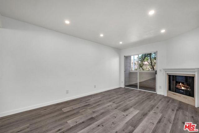 13340 Burbank Boulevard, Sherman Oaks CA: https://media.crmls.org/mediaz/71327f8f-92e8-4540-bc66-551f67e35ff7.jpg