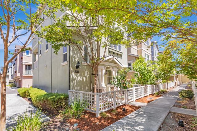 2973 Pescadero Terrace, Fremont CA: https://media.crmls.org/mediaz/7132abdb-9d4b-48d9-9ba1-55b833207afe.jpg