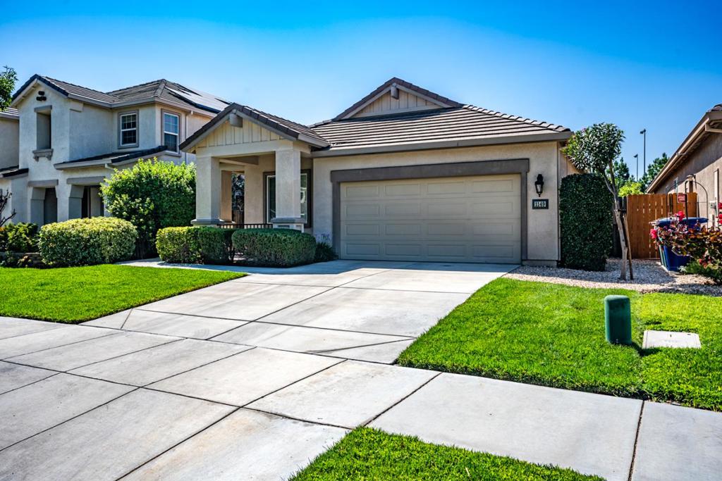 1149 Bellflower Way