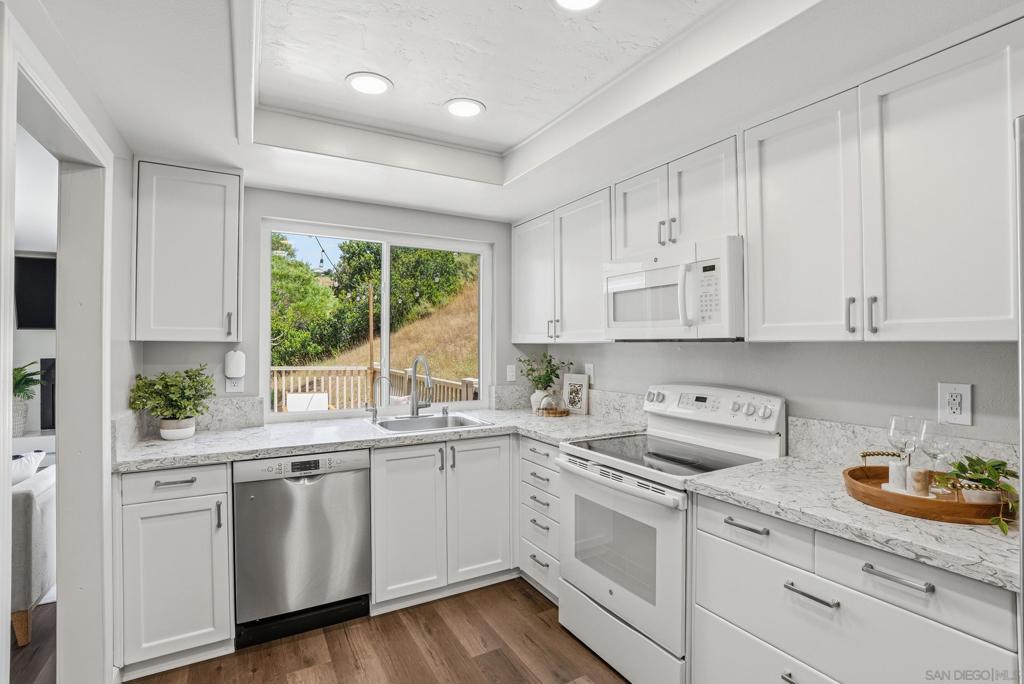 3793 Balboa Ter - photo 10