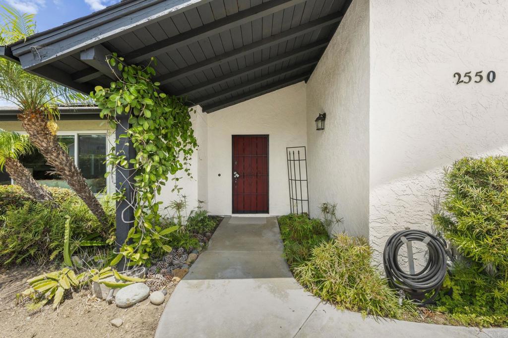 2550 Unicornio Street - photo 3