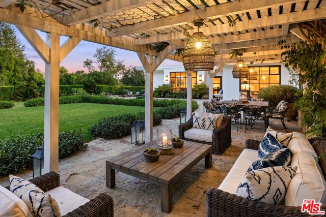880 Knollwood Drive, Santa Barbara CA: https://media.crmls.org/mediaz/7133f4a3-1538-48b3-9c09-220639b27ee5.jpg