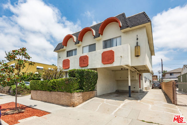 3826 Prospect Avenue, Culver City CA: https://media.crmls.org/mediaz/71340c0f-1dae-4a66-9c42-c4f46960785c.jpg