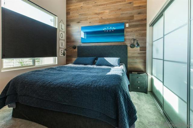 687 S Coast Highway, Encinitas CA: https://media.crmls.org/mediaz/71345602-b6fc-4eb5-bc88-1fe0a69c7af9.jpg