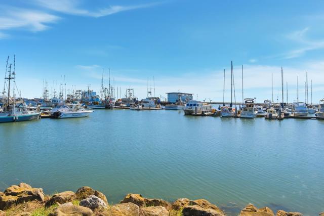 416 Lee Avenue, Half Moon Bay CA: https://media.crmls.org/mediaz/71348861-adc5-4241-8a4a-56d4e7cc26cc.jpg