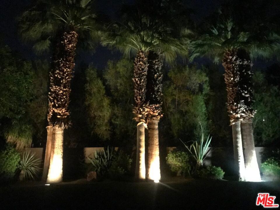 https://media.crmls.org/mediaz/7134a21e-3589-4353-b02c-886dfe45d20c.jpg?preset=X-Large