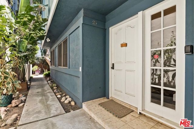 25 20th Avenue photo 5