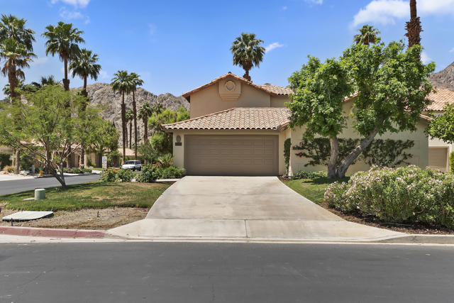 55459 Tanglewood, La Quinta CA: https://media.crmls.org/mediaz/71351d76-9619-4e4b-b874-2c6f4d975dde.jpg
