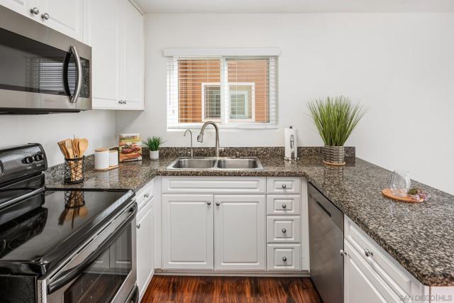 17141 W Bernardo Dr., San Diego CA: https://media.crmls.org/mediaz/713525b4-b1a3-4193-96fb-c7df390f43db.jpg